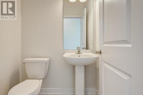 105 Pike Street, Peterborough, ON - Indoor Photo Showing Bathroom