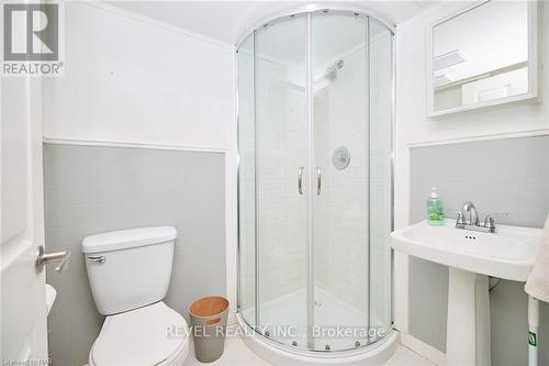 217 Edgar Street, Welland, ON - Indoor Photo Showing Bathroom