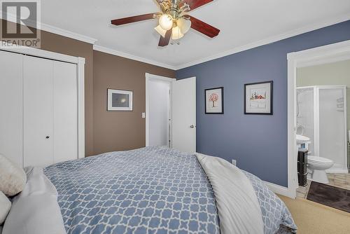 3338 Wildwood Road, Kelowna, BC - Indoor Photo Showing Bedroom