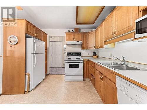 965 King Street Unit# 207, Penticton, BC - Indoor Photo Showing Kitchen With Double Sink