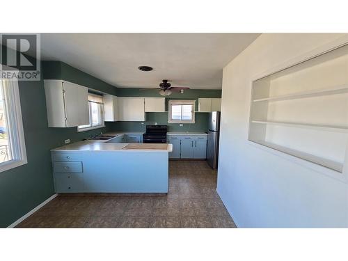 18 Osprey Place, Osoyoos, BC - Indoor Photo Showing Kitchen