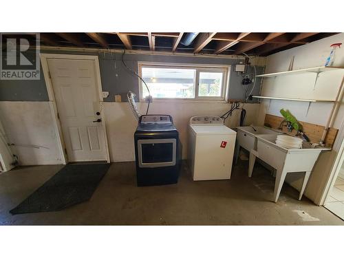 18 Osprey Place, Osoyoos, BC - Indoor Photo Showing Laundry Room