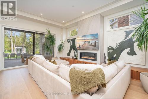 1254 Bramblewood Lane, Mississauga, ON - Indoor Photo Showing Living Room With Fireplace