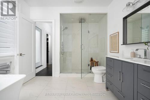 343B Hopewell Avenue, Toronto, ON - Indoor Photo Showing Bathroom