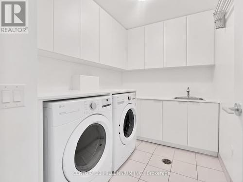 508 - 65 Annie Craig Drive, Toronto, ON - Indoor Photo Showing Laundry Room