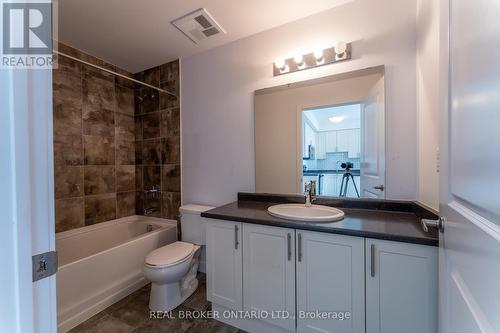 521 - 2490 Old Bronte Road, Oakville, ON - Indoor Photo Showing Bathroom