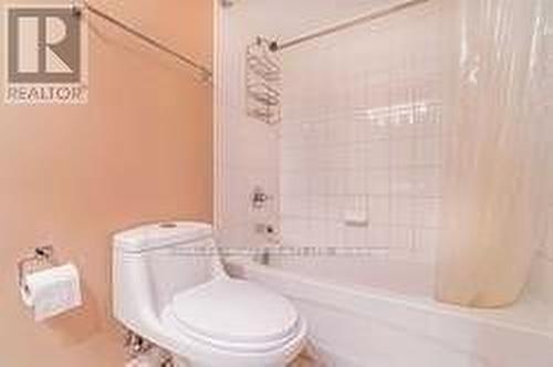 46 - 60 Fairwood Circle, Brampton, ON - Indoor Photo Showing Bathroom