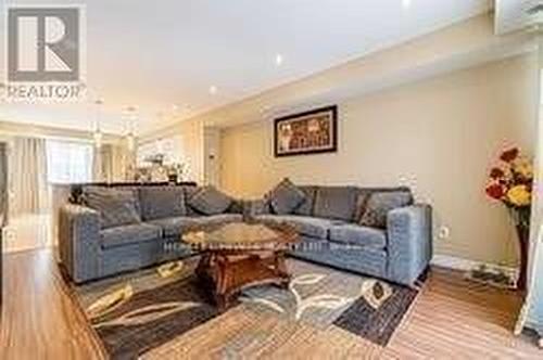 46 - 60 Fairwood Circle, Brampton, ON - Indoor Photo Showing Living Room