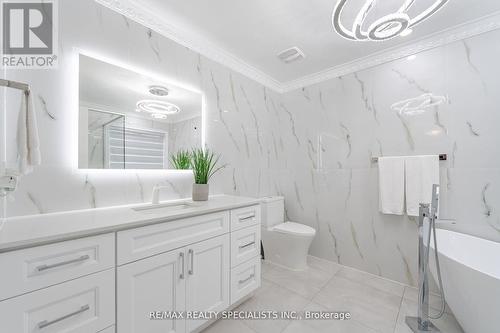 24 Haviland Circle, Brampton, ON - Indoor Photo Showing Bathroom