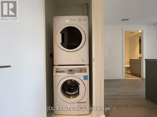 905 - 7 Grenville Street, Toronto, ON - Indoor Photo Showing Laundry Room