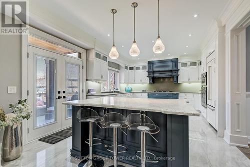 39 Gradwell Drive, Toronto, ON - Indoor Photo Showing Kitchen With Upgraded Kitchen
