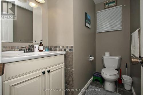 896 Walton Court, Whitby, ON - Indoor Photo Showing Bathroom