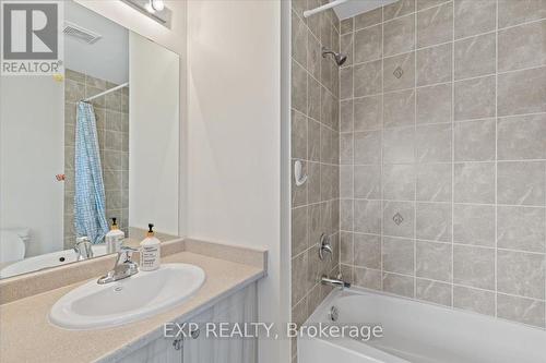 92 East'S Corners Boulevard, Vaughan, ON - Indoor Photo Showing Bathroom