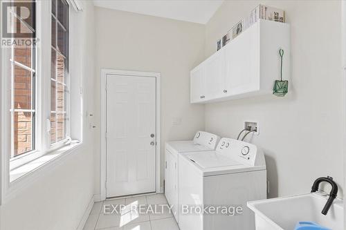92 East'S Corners Boulevard, Vaughan, ON - Indoor Photo Showing Laundry Room