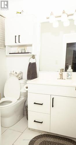 111 Metro Road S, Georgina, ON - Indoor Photo Showing Bathroom