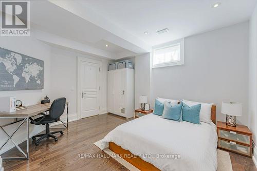 5 Hogan Court, King, ON - Indoor Photo Showing Bedroom