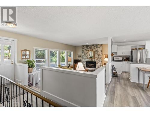 1460 Mission Ridge Drive, Kelowna, BC - Indoor With Fireplace
