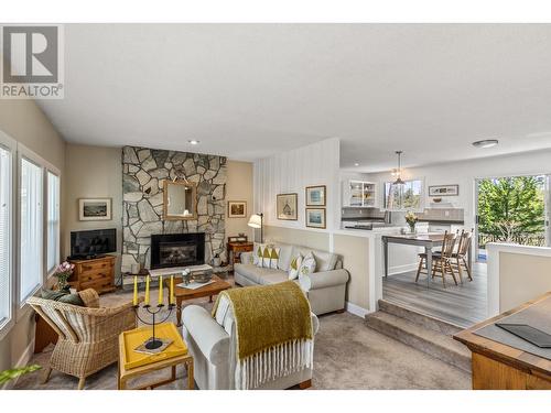 1460 Mission Ridge Drive, Kelowna, BC - Indoor Photo Showing Living Room With Fireplace