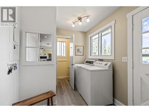 1460 Mission Ridge Drive, Kelowna, BC - Indoor Photo Showing Laundry Room