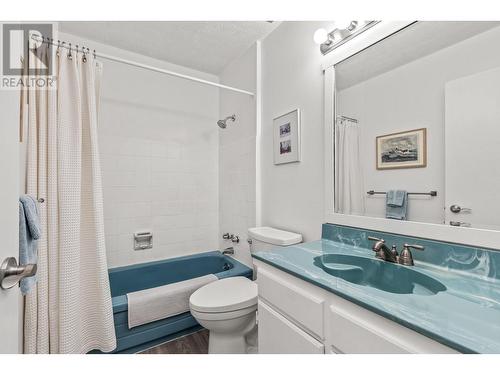 1460 Mission Ridge Drive, Kelowna, BC - Indoor Photo Showing Bathroom