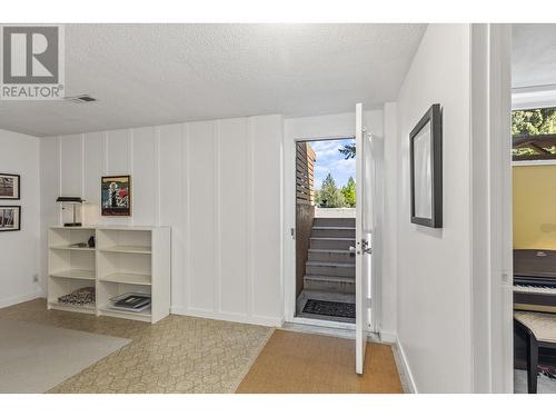1460 Mission Ridge Drive, Kelowna, BC - Indoor Photo Showing Other Room