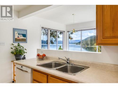 9750 Delcliffe Road Unit# 13, Vernon, BC - Indoor Photo Showing Kitchen With Double Sink