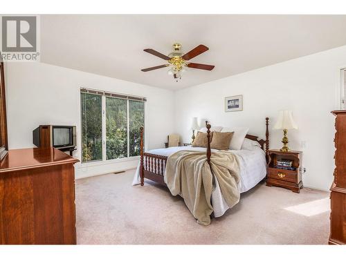 9750 Delcliffe Road Unit# 13, Vernon, BC - Indoor Photo Showing Bedroom