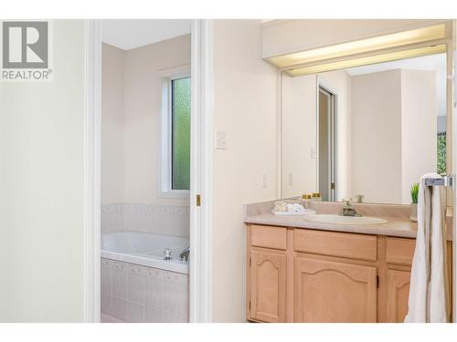 9750 Delcliffe Road Unit# 13, Vernon, BC - Indoor Photo Showing Bathroom