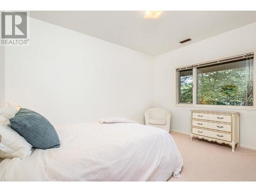9750 Delcliffe Road Unit# 13, Vernon, BC - Indoor Photo Showing Bedroom