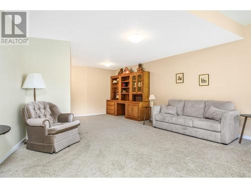 9750 Delcliffe Road Unit# 13, Vernon, BC - Indoor Photo Showing Living Room