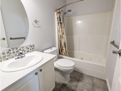 103 - 825 Merry Creek Road, Castlegar, BC - Indoor Photo Showing Bathroom