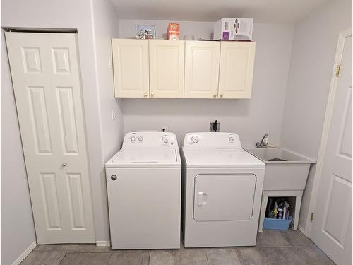 103 - 825 Merry Creek Road, Castlegar, BC - Indoor Photo Showing Laundry Room