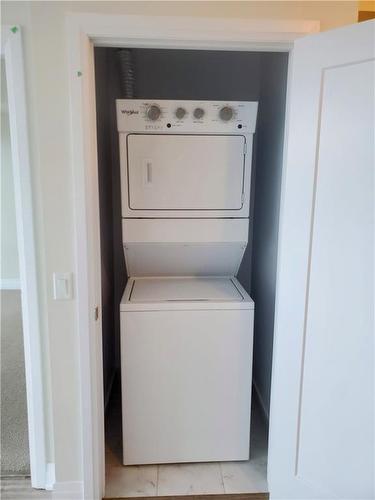 16 Concord Place|Unit #537, Grimsby, ON - Indoor Photo Showing Laundry Room