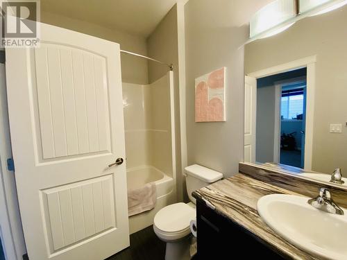 11005 104A Avenue, Fort St. John, BC - Indoor Photo Showing Bathroom