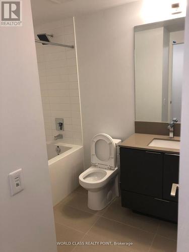 4601 - 181 Dundas Street E, Toronto, ON - Indoor Photo Showing Bathroom