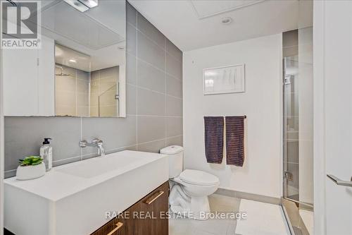 620 - 560 King Street W, Toronto, ON - Indoor Photo Showing Bathroom