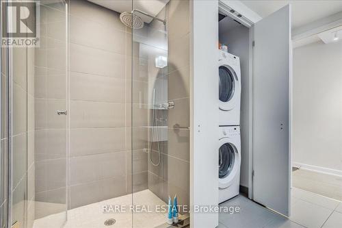 620 - 560 King Street W, Toronto, ON - Indoor Photo Showing Laundry Room