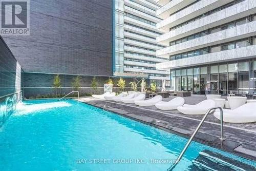 Lph5106 - 42 Charles Street E, Toronto, ON - Outdoor With In Ground Pool