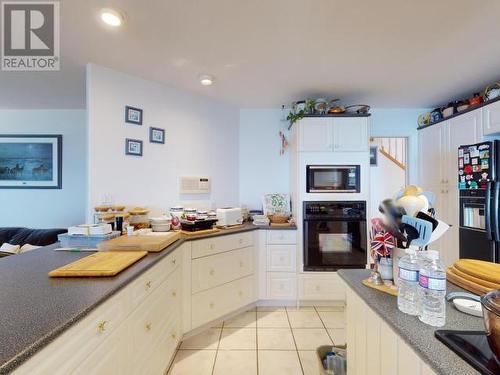 5832 Gillies Bay Rd Road, Texada Island, BC - Indoor Photo Showing Kitchen