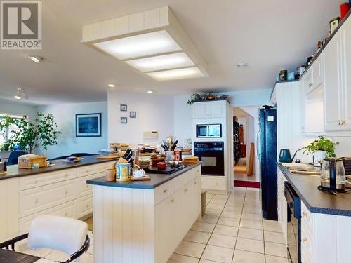 5832 Gillies Bay Rd Road, Texada Island, BC - Indoor Photo Showing Kitchen