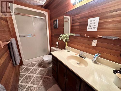 11136 15 Street, Dawson Creek, BC - Indoor Photo Showing Bathroom