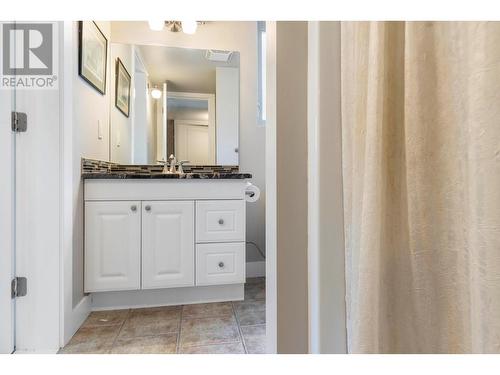 8308 Stoneridge Drive, Coldstream, BC - Indoor Photo Showing Bathroom
