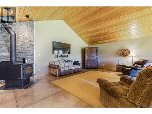 152 Salmon River Road, Salmon Arm, BC - Indoor