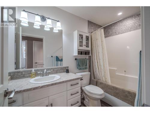 5265 Mackay Crescent, 108 Mile Ranch, BC - Indoor Photo Showing Bathroom