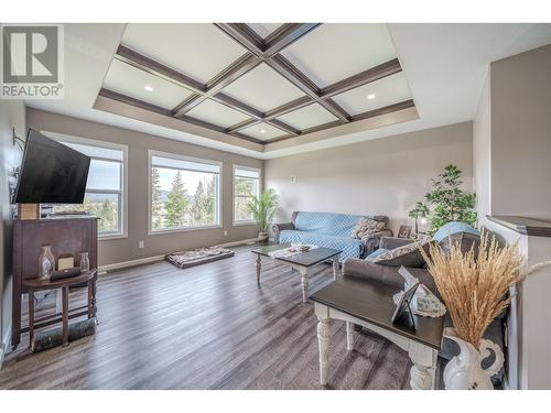 5265 Mackay Crescent, 108 Mile Ranch, BC - Indoor With Fireplace