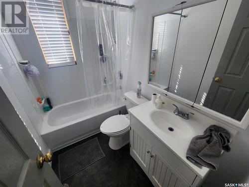 713 7Th Street, Chaplin, SK - Indoor Photo Showing Bathroom