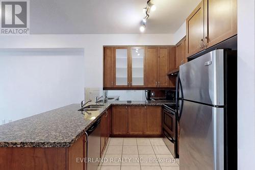 412 - 39 Upper Duke Crescent, Markham, ON - Indoor Photo Showing Kitchen With Double Sink