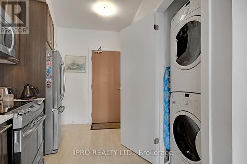 727 - 169 Fort York Boulevard, Toronto, ON - Indoor Photo Showing Laundry Room