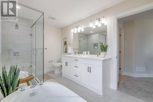 11 - 7966 Fallon Drive, London, ON - Indoor Photo Showing Bathroom