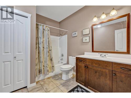 1843 Schunter Drive, Lumby, BC - Indoor Photo Showing Bathroom